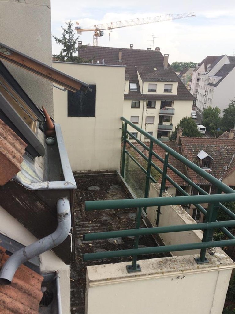 Travaux balcon, enlèvement des caillebotis